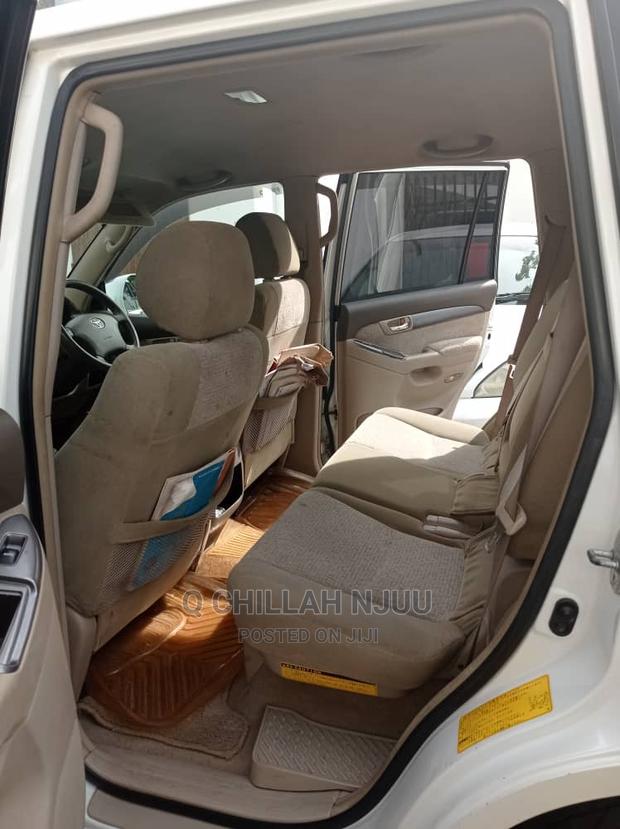 Toyota Land Cruiser Prado 2004 White