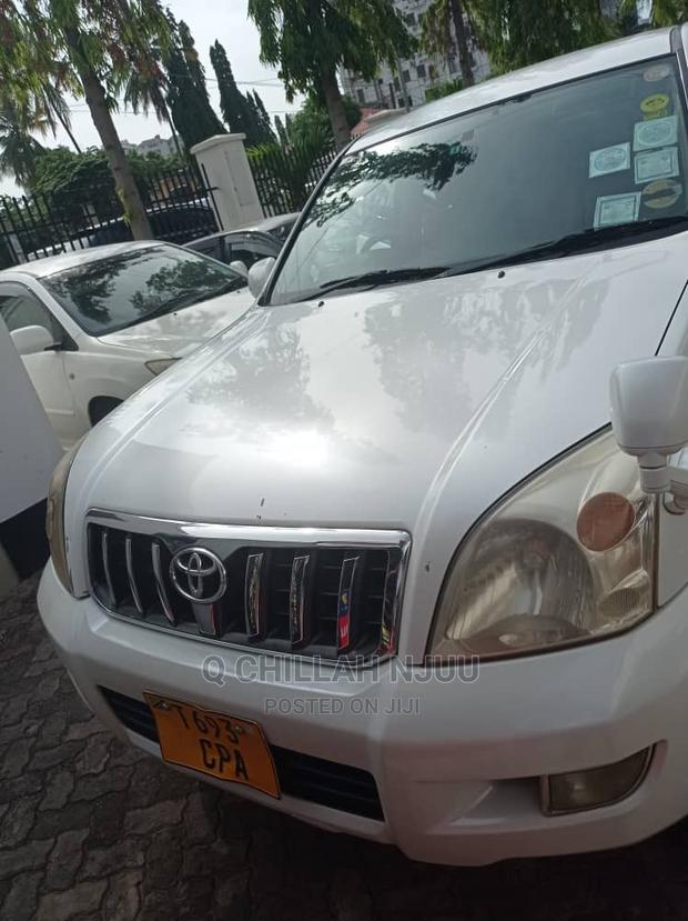 Toyota Land Cruiser Prado 2004 White