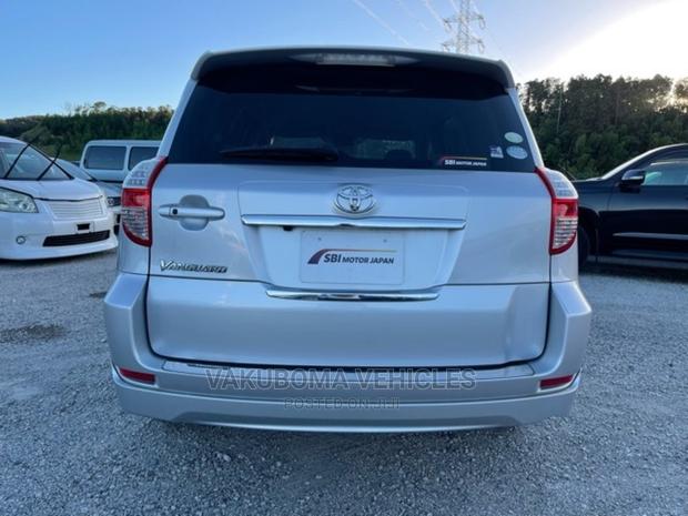Toyota Vanguard 2008 Silver