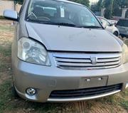 Toyota Raum 2004 Gold for sale