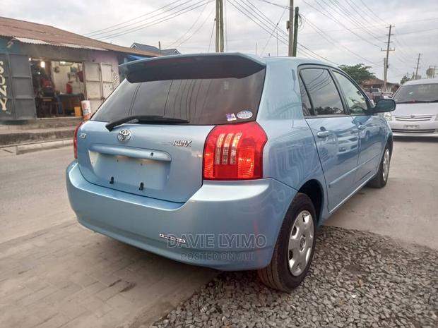 Toyota Corolla RunX 2004 Blue