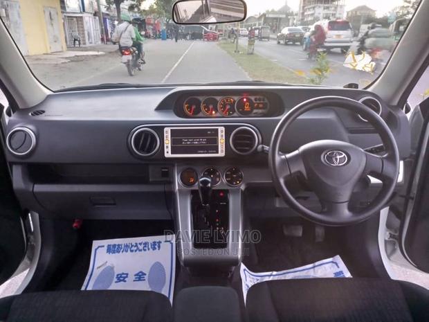 Toyota Corolla Rumion 2010 Pearl