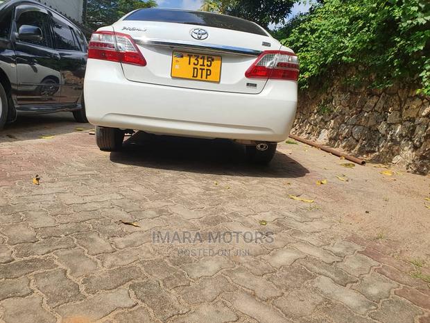 Toyota Premio 2012 White