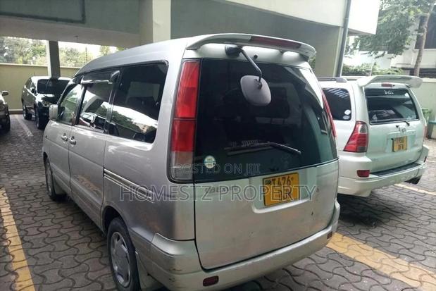 Toyota Noah 2004 Silver