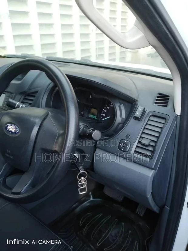 Toyota Noah 2004 Silver