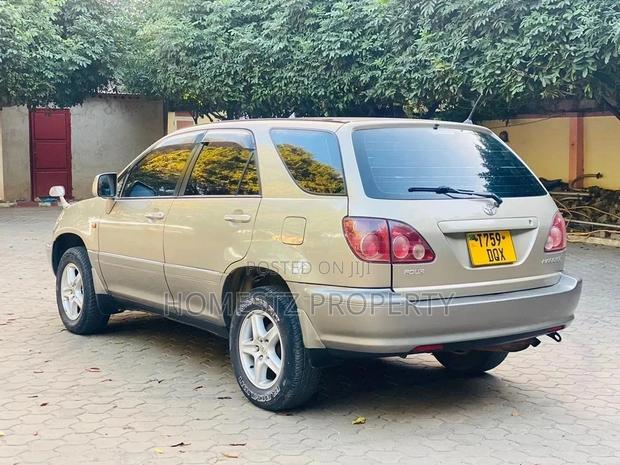 Toyota Harrier 2004 Silver