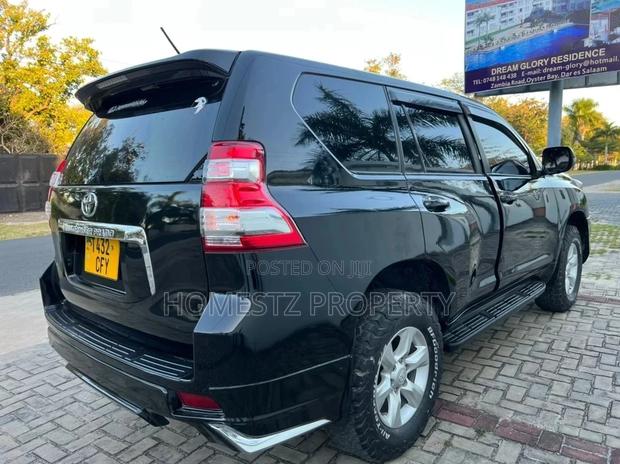 Toyota Land Cruiser 2003 Black