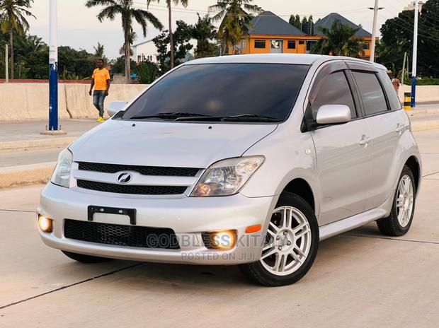 Toyota IST 2006 Silver