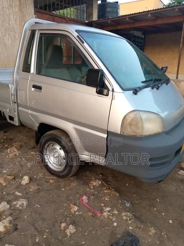 Toyota TownAce 2002 Silver
