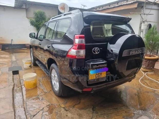 Toyota Land Cruiser 2012 Black
