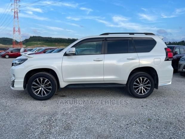 Toyota Land Cruiser Prado 2017 Pearl