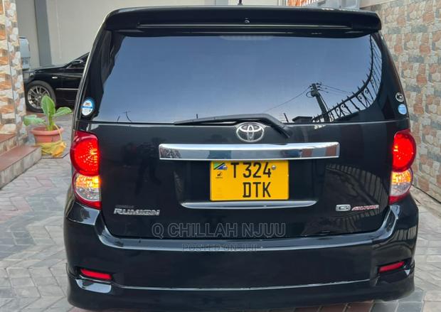 Toyota Corolla Rumion 2007 Black