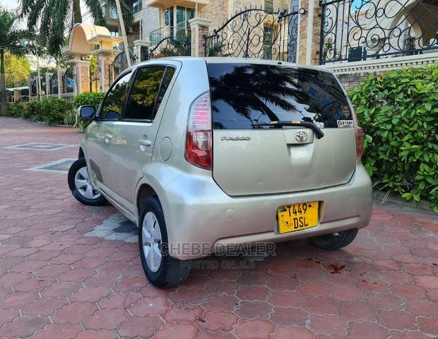 Toyota Passo 1.3 FWD 2008 Gold