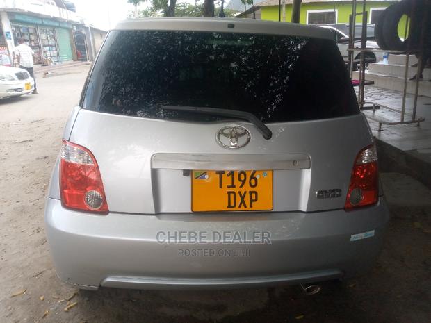 Toyota IST 2006 Silver