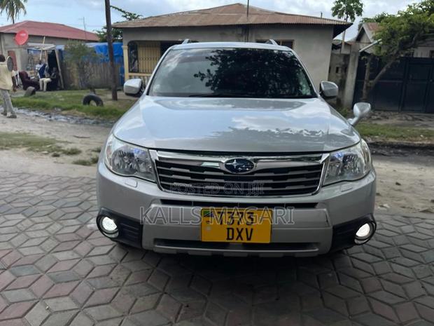 Subaru Forester 2011 Silver