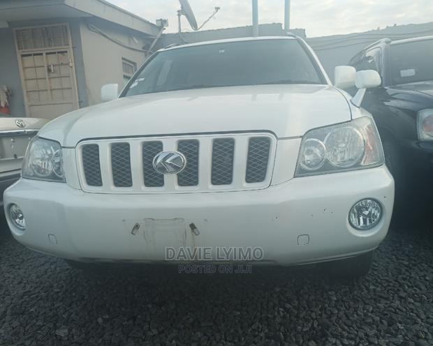 Toyota Kluger 2001 White