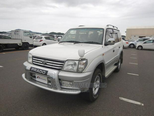 Toyota Land Cruiser Prado 2000 White
