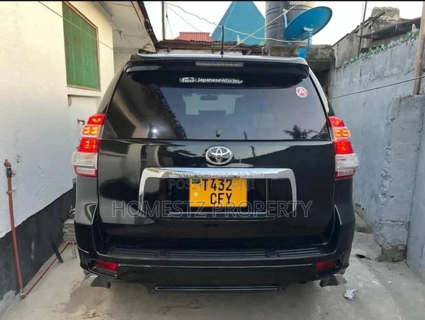 Toyota Land Cruiser Prado 2010 Black