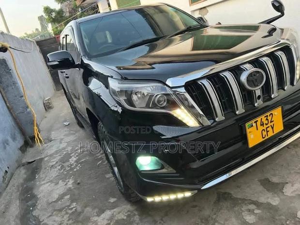 Toyota Land Cruiser Prado 2010 Black
