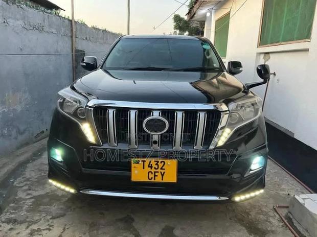 Toyota Land Cruiser Prado 2010 Black