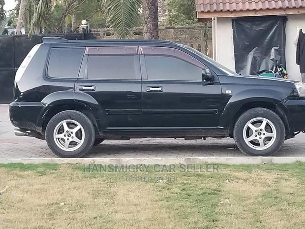 Nissan X-Trail 2001 Black