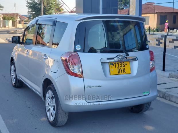 Toyota Ractis 1.5 AWD 2008 Silver