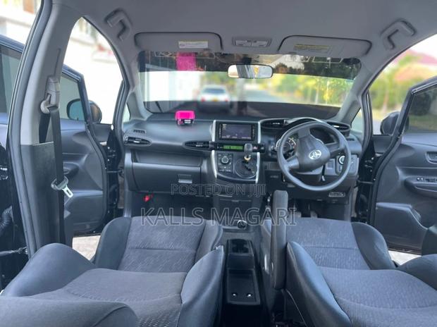 Toyota Wish 2011 Black