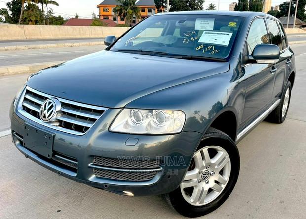 Volkswagen Touareg 2006 Gray