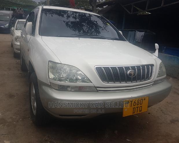 Toyota Harrier 2001 White