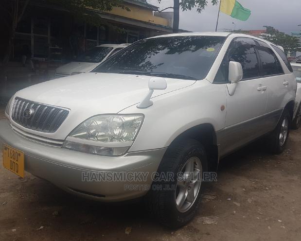 Toyota Harrier 2001 White