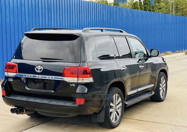 Toyota Land Cruiser 2016 Black