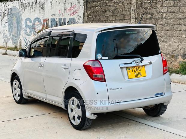 Toyota Ractis 2005 Silver