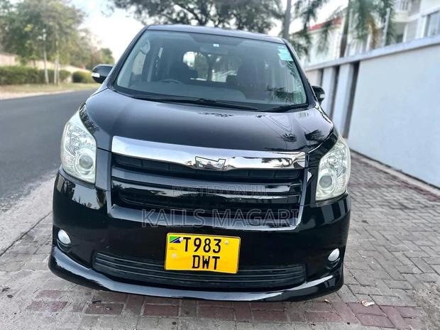 Toyota Noah 2008 Black