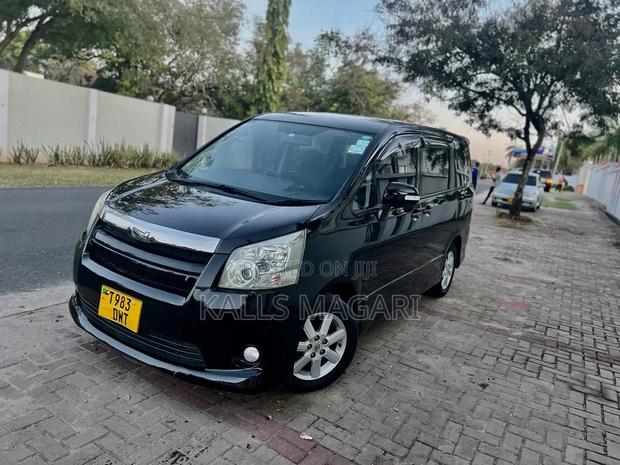 Toyota Noah 2008 Black