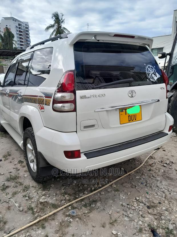 Toyota Land Cruiser Prado 2005 White