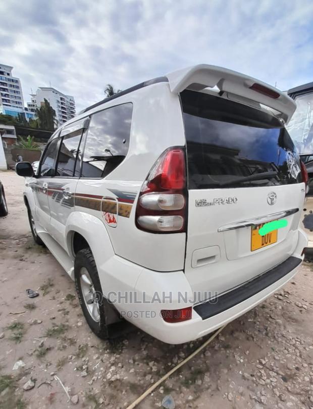 Toyota Land Cruiser Prado 2005 White