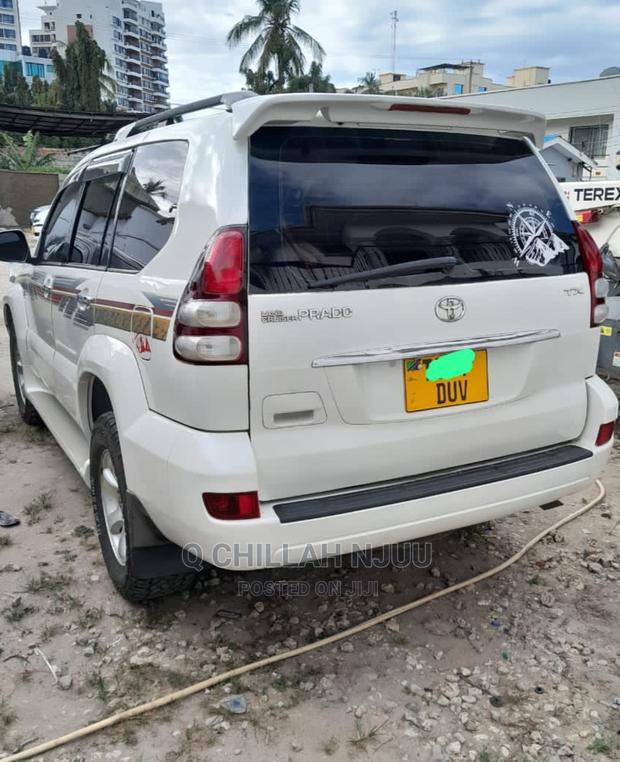 Toyota Land Cruiser Prado 2005 White
