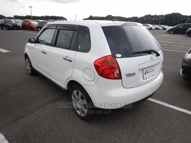 Mazda Verisa 2009 Pearl