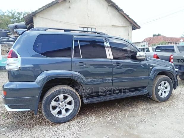 Toyota Land Cruiser Prado 2012 Black
