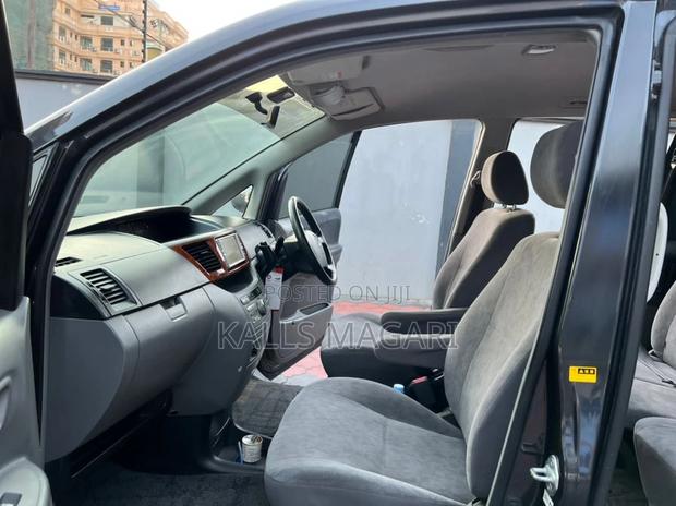 Toyota Noah 2006 Black