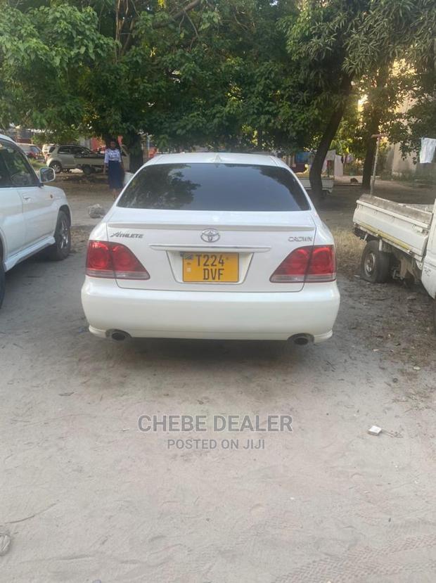 Toyota Crown 2006 White
