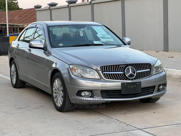 Mercedes-Benz C200 2007 Gold