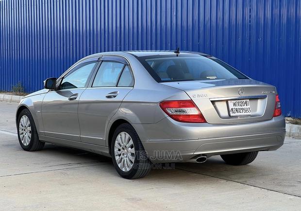 Mercedes-Benz C200 2007 Gold
