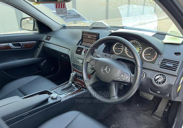 Mercedes-Benz C200 2007 Gold