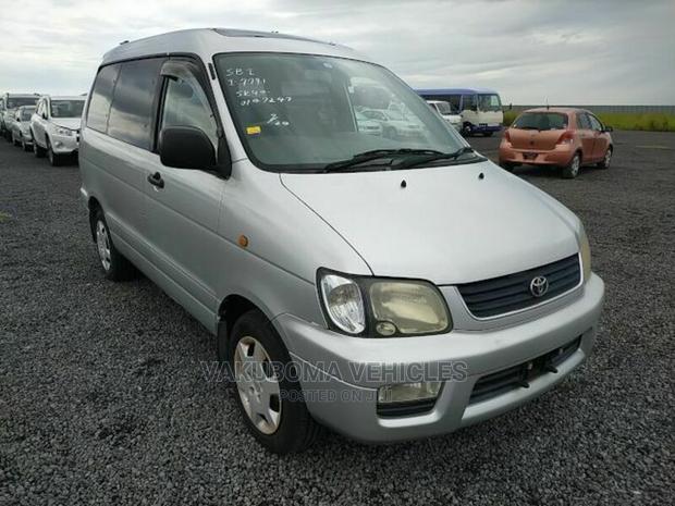 Toyota TownAce 1999 Silver