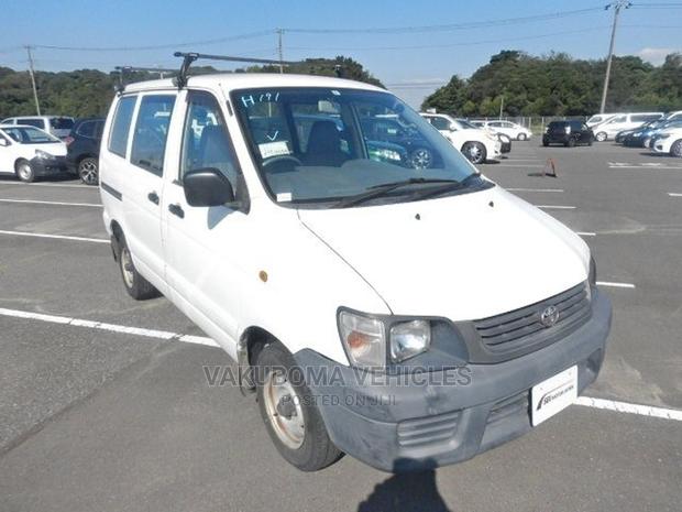Toyota Lite-Ace 2001 White