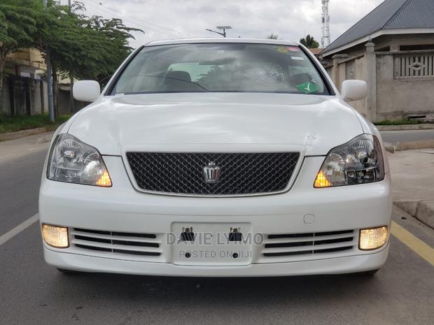 Toyota Crown 2005 Pearl