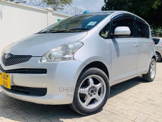 Toyota Ractis 1.3 FWD 2008 Silver