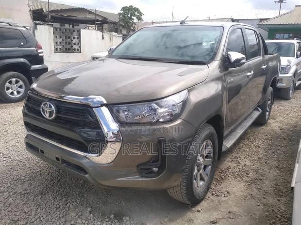 Toyota Hilux 2018 Gray
