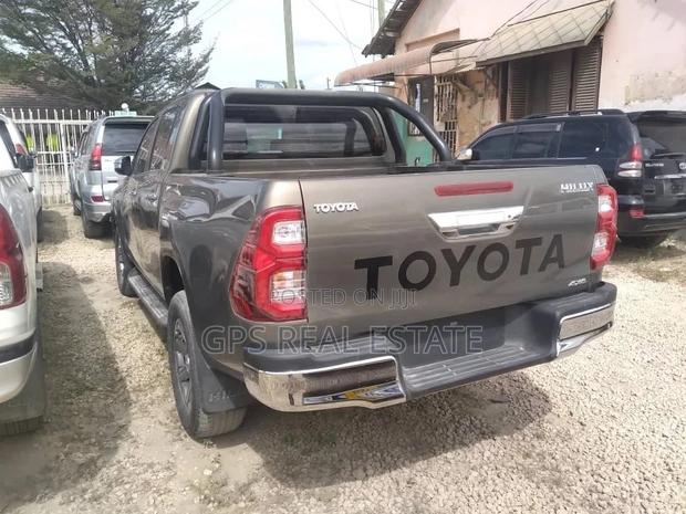 Toyota Hilux 2018 Gray